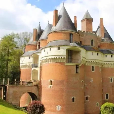 Maison Charmante A Avec Grand Jardin Clos